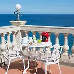 Hellenia Yachting & Hotel