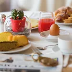 Hellenia Yachting & Hotel Giardini Naxos