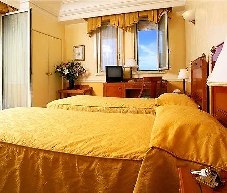 Hellenia Yachting & Ξενοδοχείο