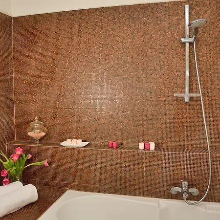 Hellenia Yachting & Giardini Naxos