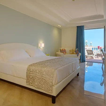 Hellenia Yachting & Otel Giardini Naxos