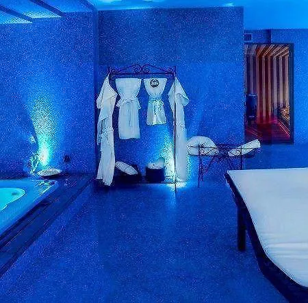 Hellenia Yachting & Ξενοδοχείο 4*