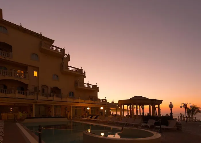 Hellenia Yachting & 4* גיארדיני נאקסוס