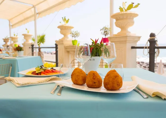 Hellenia Yachting & 4*