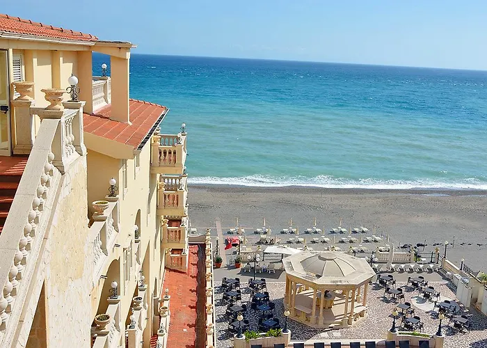 מלון Hellenia Yachting & 4*