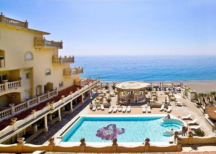 Hellenia Yachting & 4* גיארדיני נאקסוס