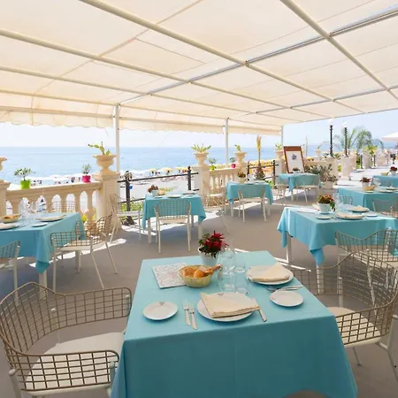 Hotel Hellenia Yachting & Giardini-Naxos