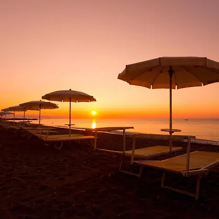 Hellenia Yachting & Hotel 4*