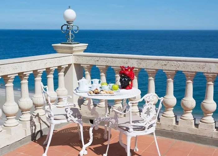 Hellenia Yachting & ホテル