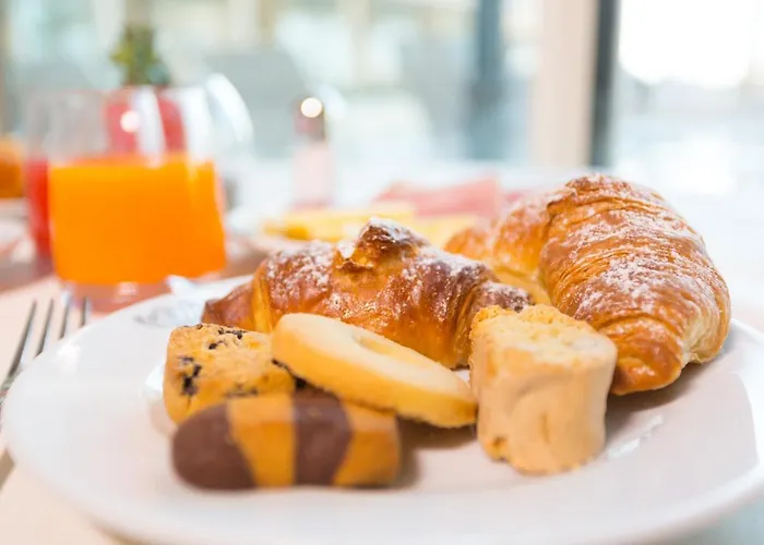 Hellenia Yachting & ジャルディーニ・ナクソス