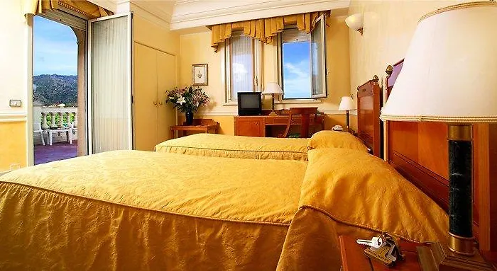 Hellenia Yachting & 호텔