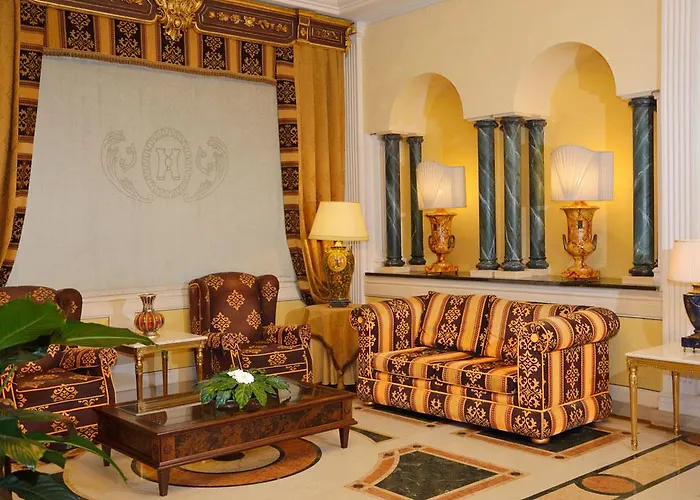 Hellenia Yachting & ジャルディーニ・ナクソス