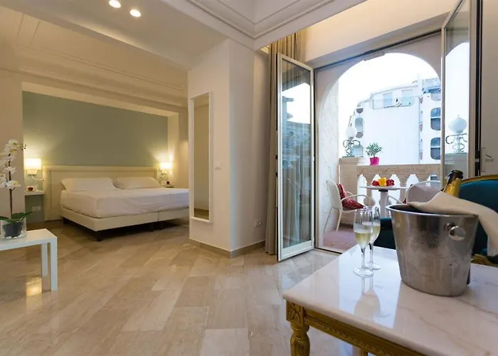 Hellenia Yachting & ホテル 4*