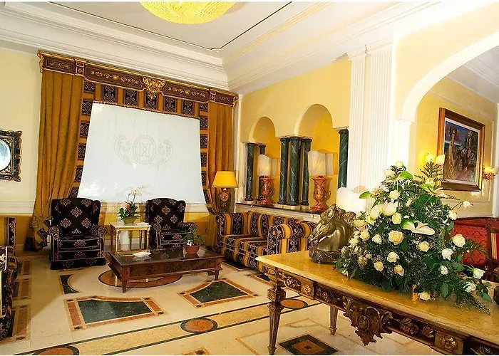 Hellenia Yachting & 지아르디니낙소스