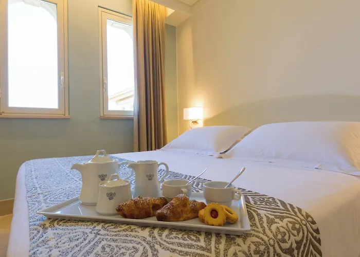 Hellenia Yachting & ホテル ジャルディーニ・ナクソス