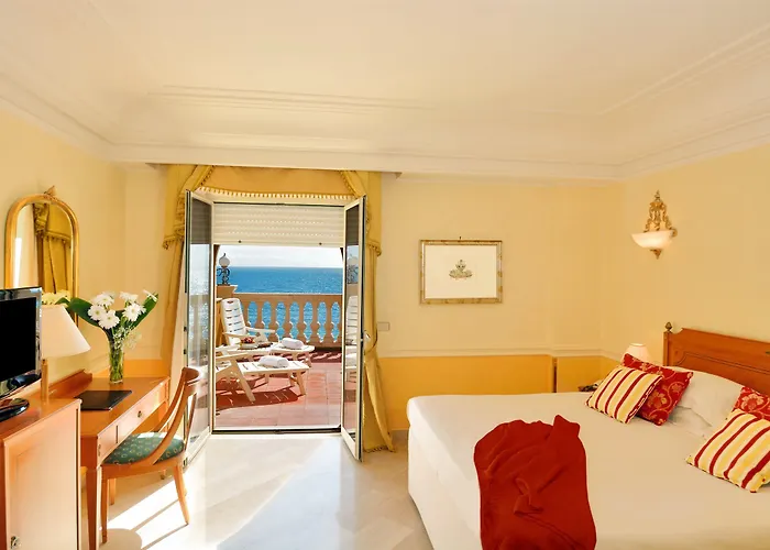 호텔 Hellenia Yachting & 4*