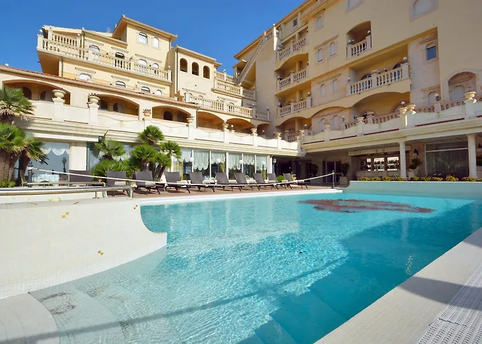 Hellenia Yachting & 4* ジャルディーニ・ナクソス