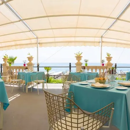 Готель Hellenia Yachting &