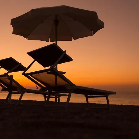 Hellenia Yachting & Готель 4*