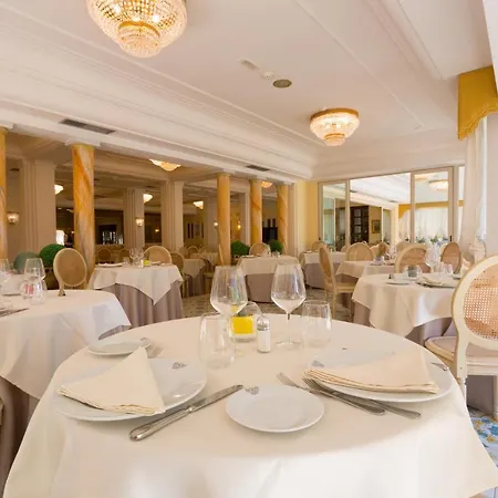 Hellenia Yachting & Hotel
