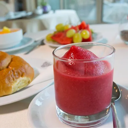 Готель Hellenia Yachting & Джардіні-Наксос