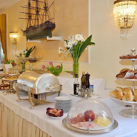 Hellenia Yachting & Otel Giardini Naxos