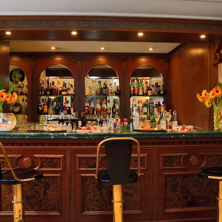 Hellenia Yachting & Otel 4*