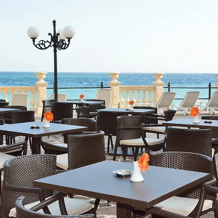 Hellenia Yachting & Giardini Naxos